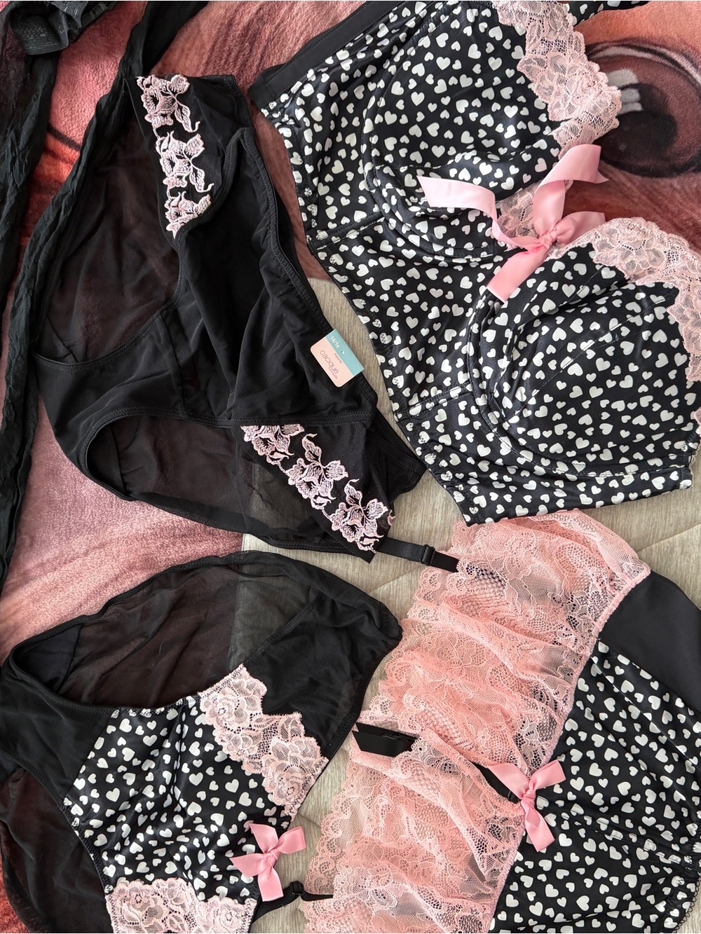 Heart-Print Lace Trim Bra and Panty Set - Black & Pink